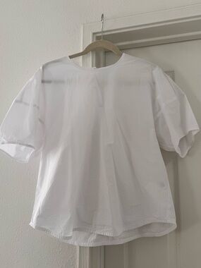 Muji Women’s Modern White Short-Sleeve Minimal Blouse/Tee